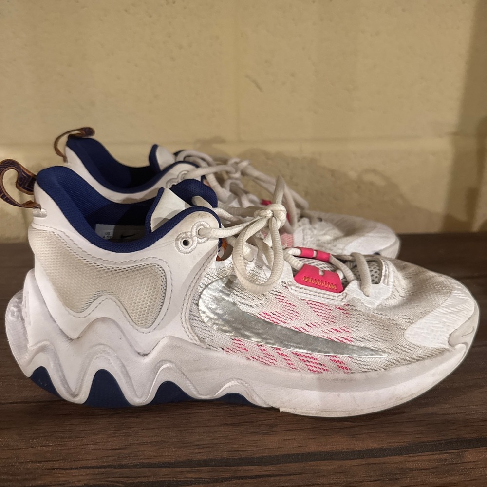 Nike Kids White and Pink Athletic Shoes Size 4.5